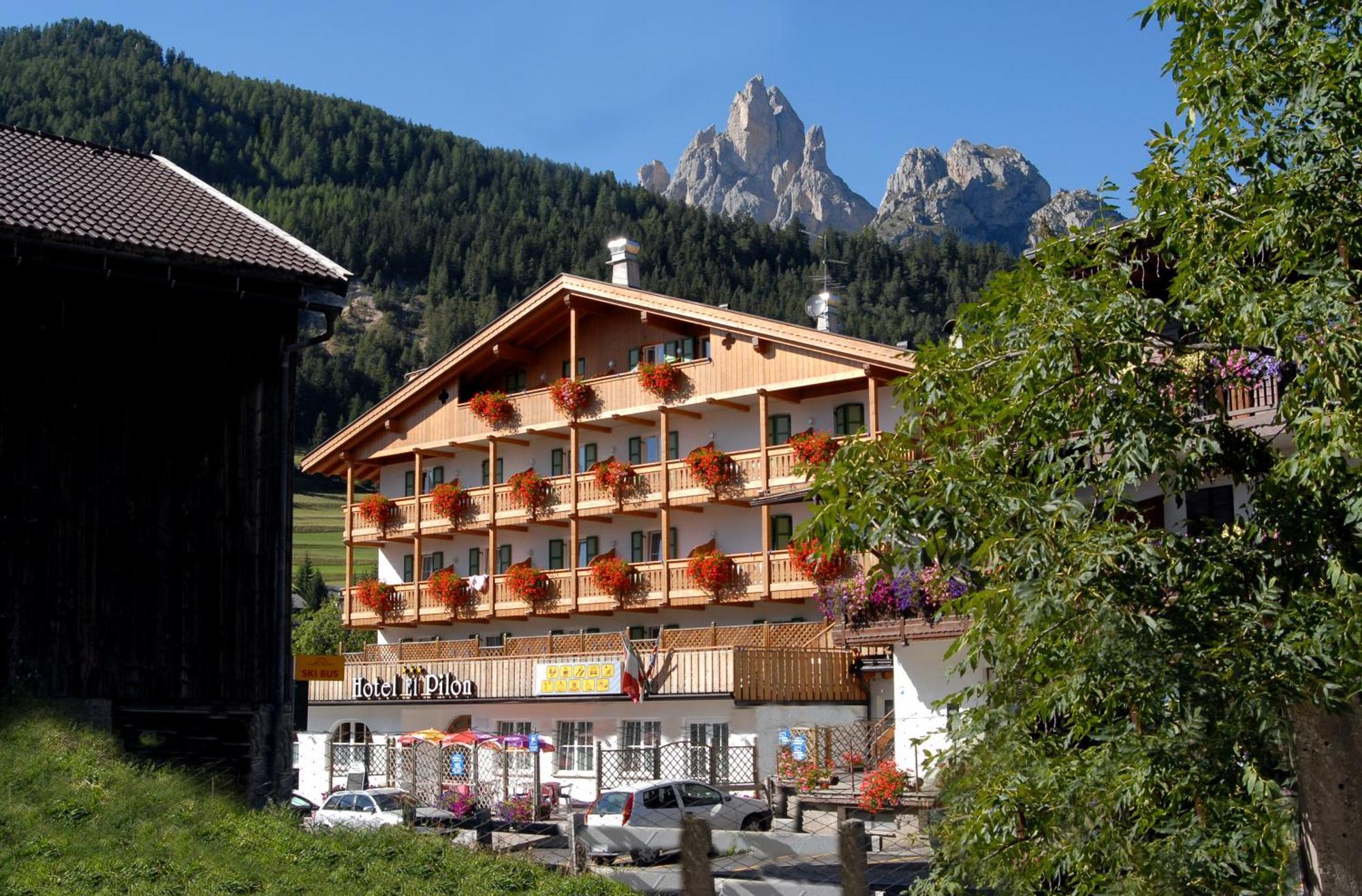 Hotel El Pilon Pozza di Fassa Exterior foto