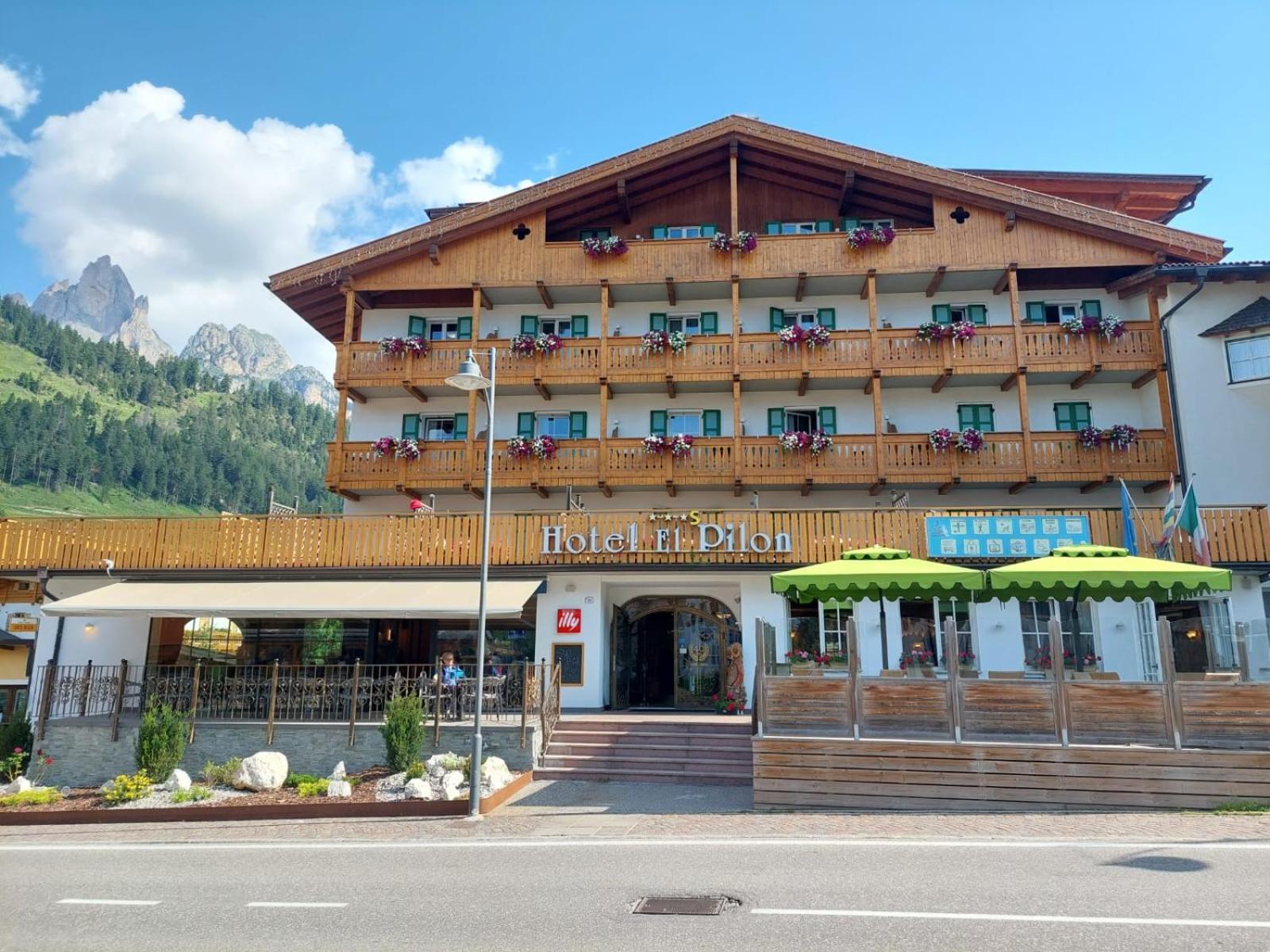 Hotel El Pilon Pozza di Fassa Exterior foto